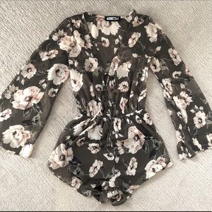 Audrey 3+1 floral romper